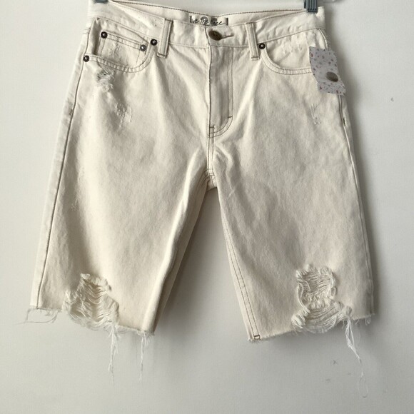 We The Free Bermuda Caroline Distressed Off-white Denim Shorts 25 - Picture 9 of 9
